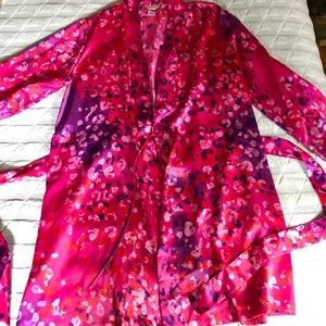 Pink cheetah kimono-like silk robe